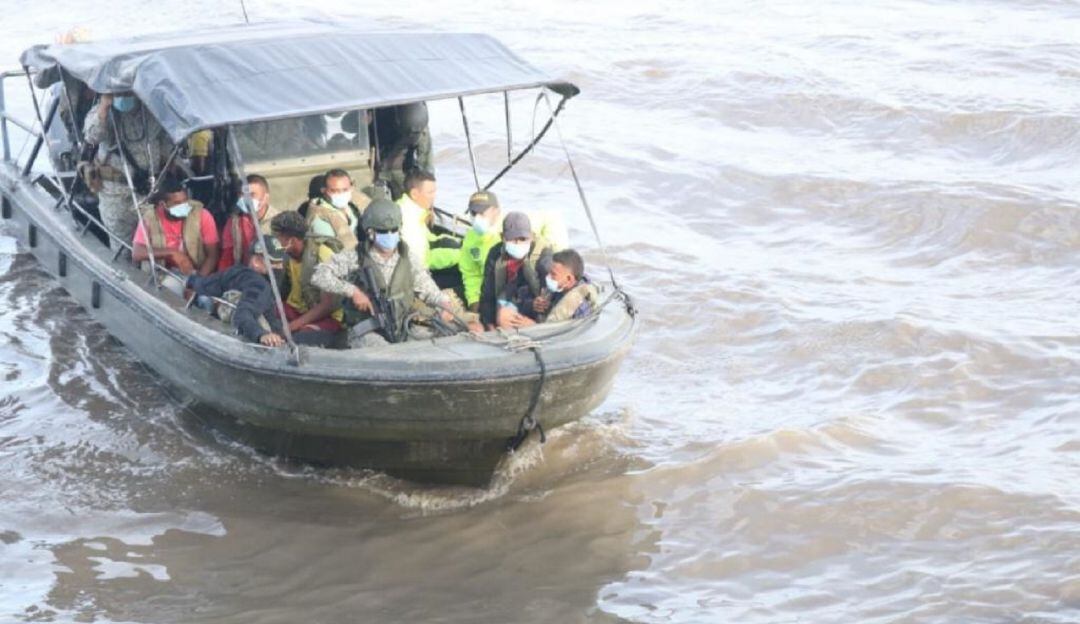 Las autoridades destruyeron 20 dragas para la exploración y explotación de minerales en el municipio de San Jacinto del Cauca