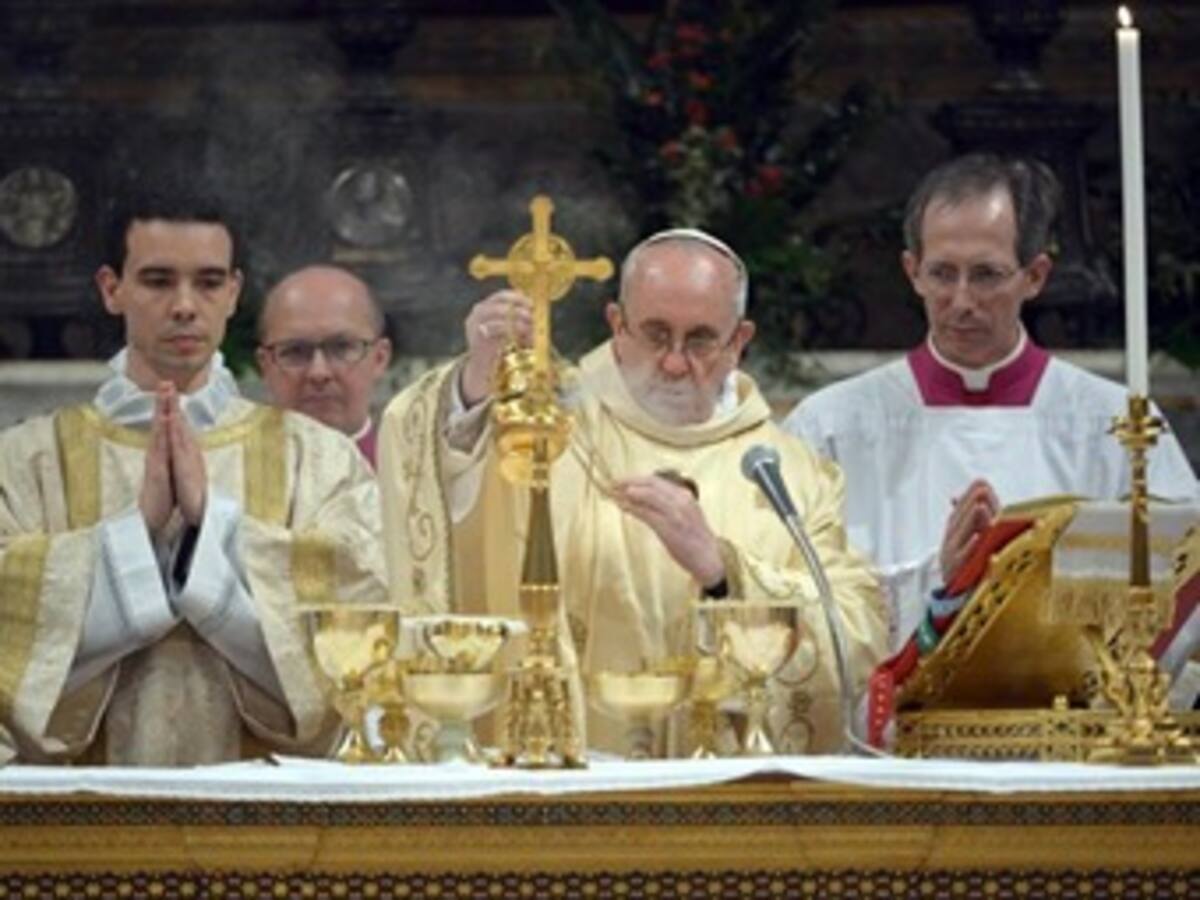 Vaticano denuncia campaña difamatoria contra el papa Francisco en Argentina