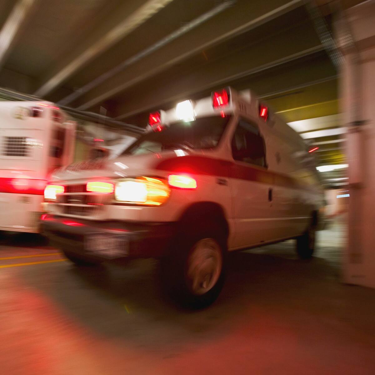 Contraloría investiga cuatro contratos de ambulancias de la Secretaría de Salud