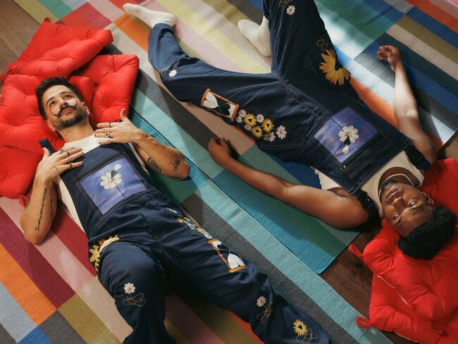 LUIS CORTÉS Y CAMILO se unen en “DESAMARTE”, una canción sobre el difícil arte de soltar a quien aún