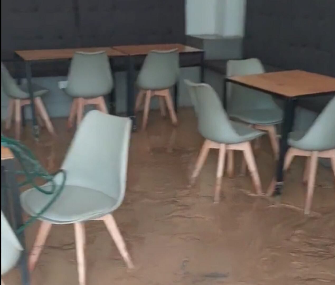 Uno de los locales afectados por las lluvias