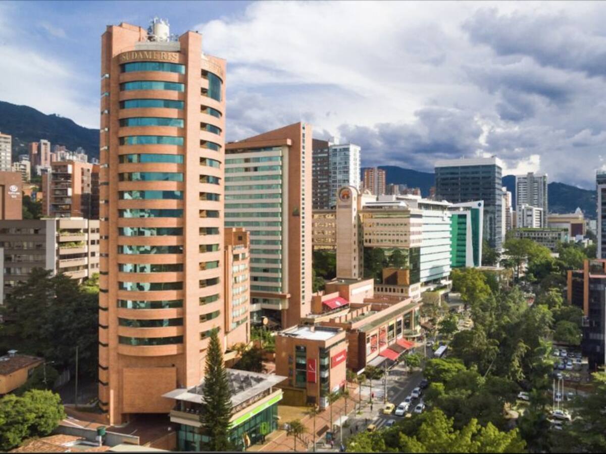 En Medellín ya se han recuperado cuatro de cada cinco empleos perdidos