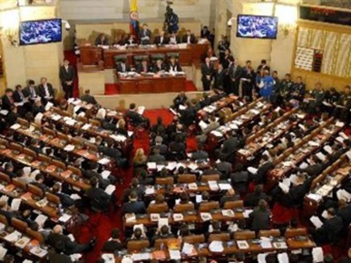 Sancionan a congresistas que no asistieron a hundimiento de reforma a la justicia