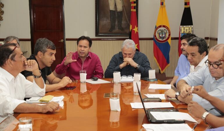 Junta de alcaldes metropolitanos que conformaron el acueducto metropolitano