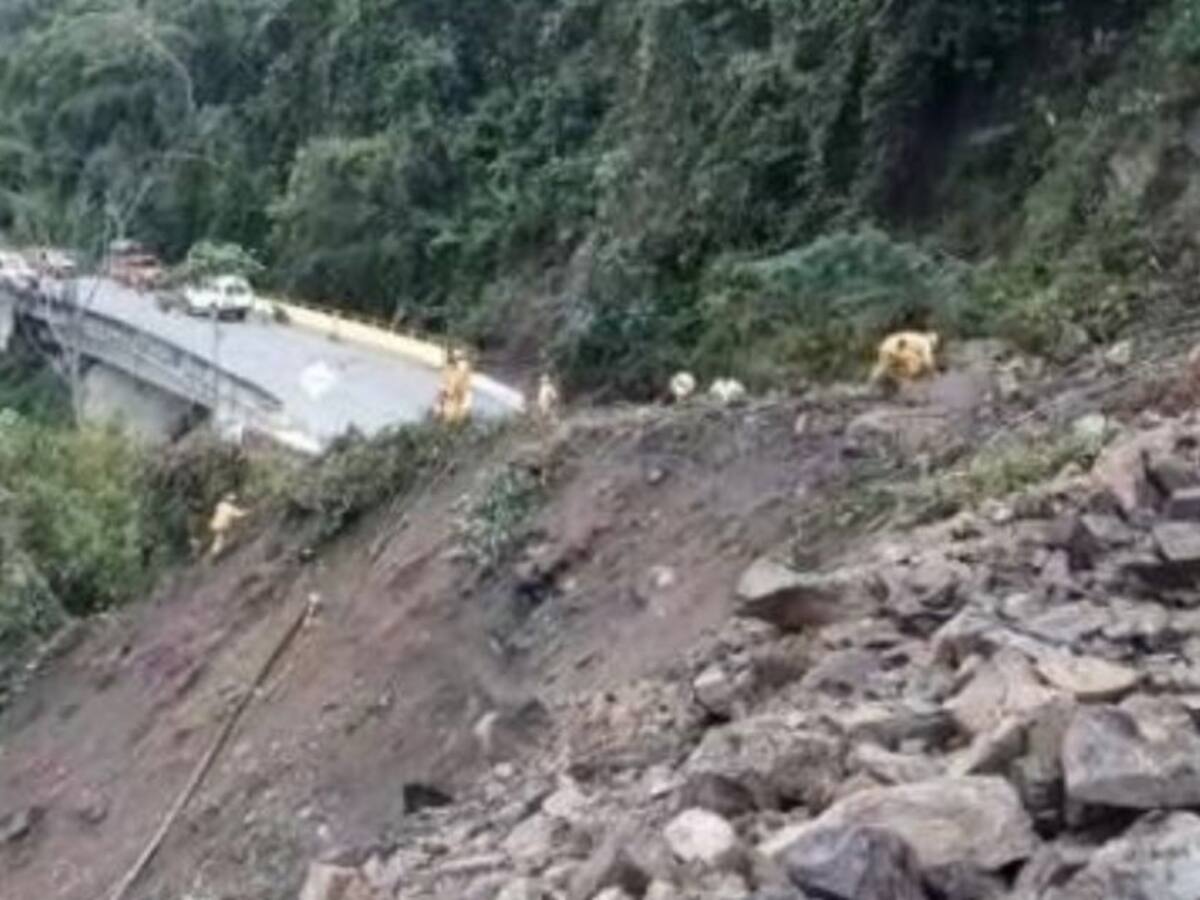 Incomunicado Otanche y Puerto Boyacá por derrumbe en la vía