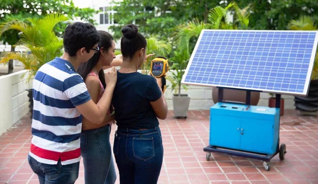 Estudiantes de la UTB, finalistas de concurso internacional de innovadores