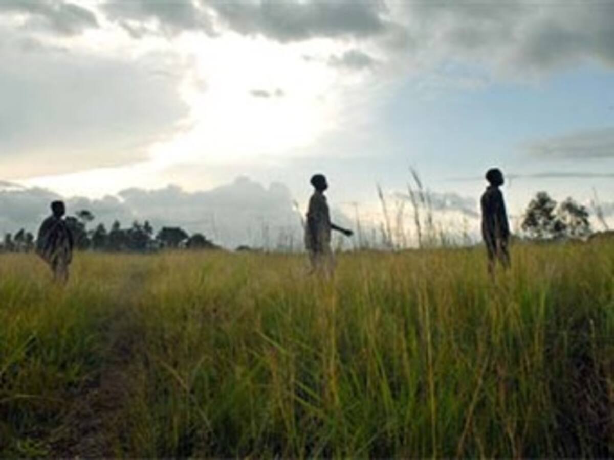 MinAgricultura se compromete a devolver dos millones de hectáreas de tierras a desplazados y campesinos