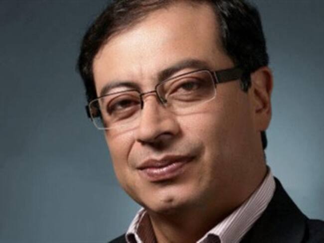 Viví una experiencia similar y no le deseo más que lo supere con éxito:Petro a Clara López