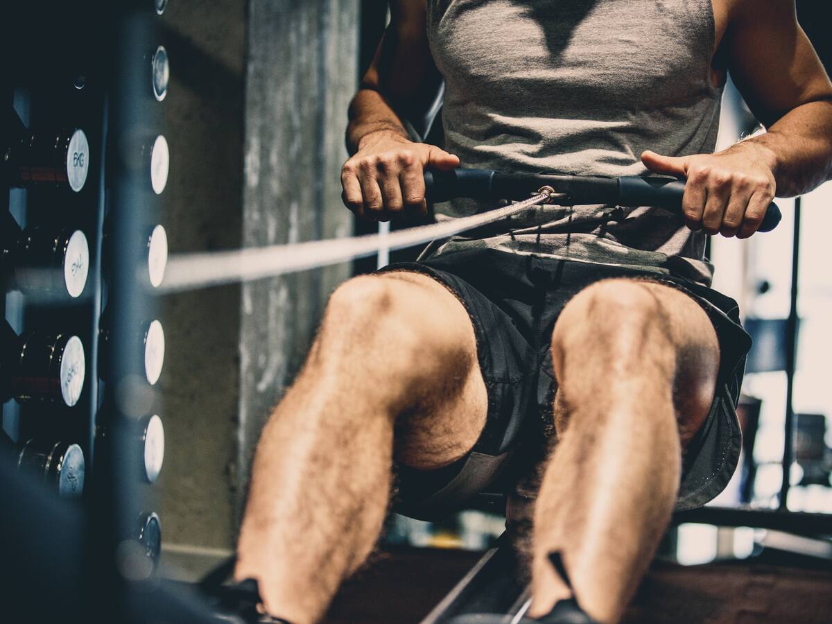 3 ejercicios para hacer cardio recomendados por expertos, más efectivos que correr