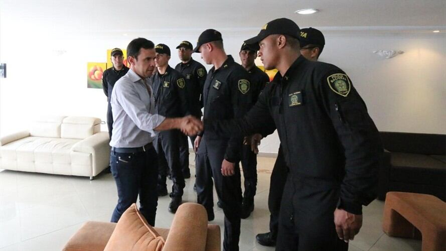 Guillermo Rivera reconoció la labor de la Fuerza Pública en las manifestaciones, y su propósito de recuperar la movilidad por la carretera internacional. Foto: Ministerio del Interior