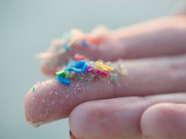 Imagen de referencia de microplásticos. Foto: Getty Images.