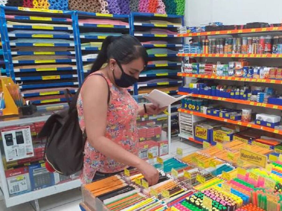 Papelerías en crisis ante la baja compra de útiles en temporada