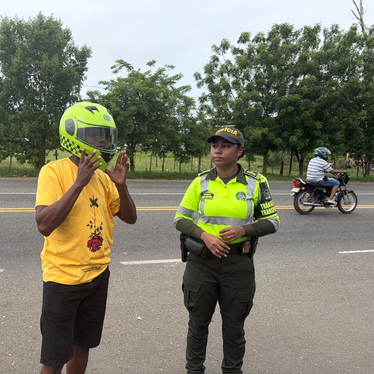 Operativos policiales garantizan retorno seguro de viajeros en Bolívar