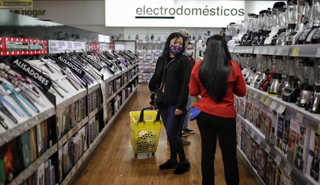 Imagen del primer día sin IVA del año en Colombia