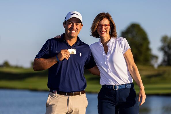 Alex Baldwin, la presidente del Korn Ferry Tour. Foto: Getty