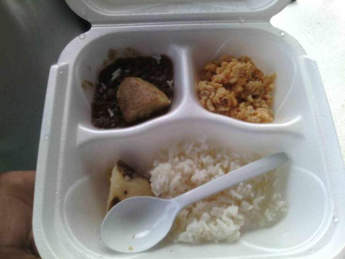En un colegio de Barranquilla denuncian mala calidad de los almuerzos
