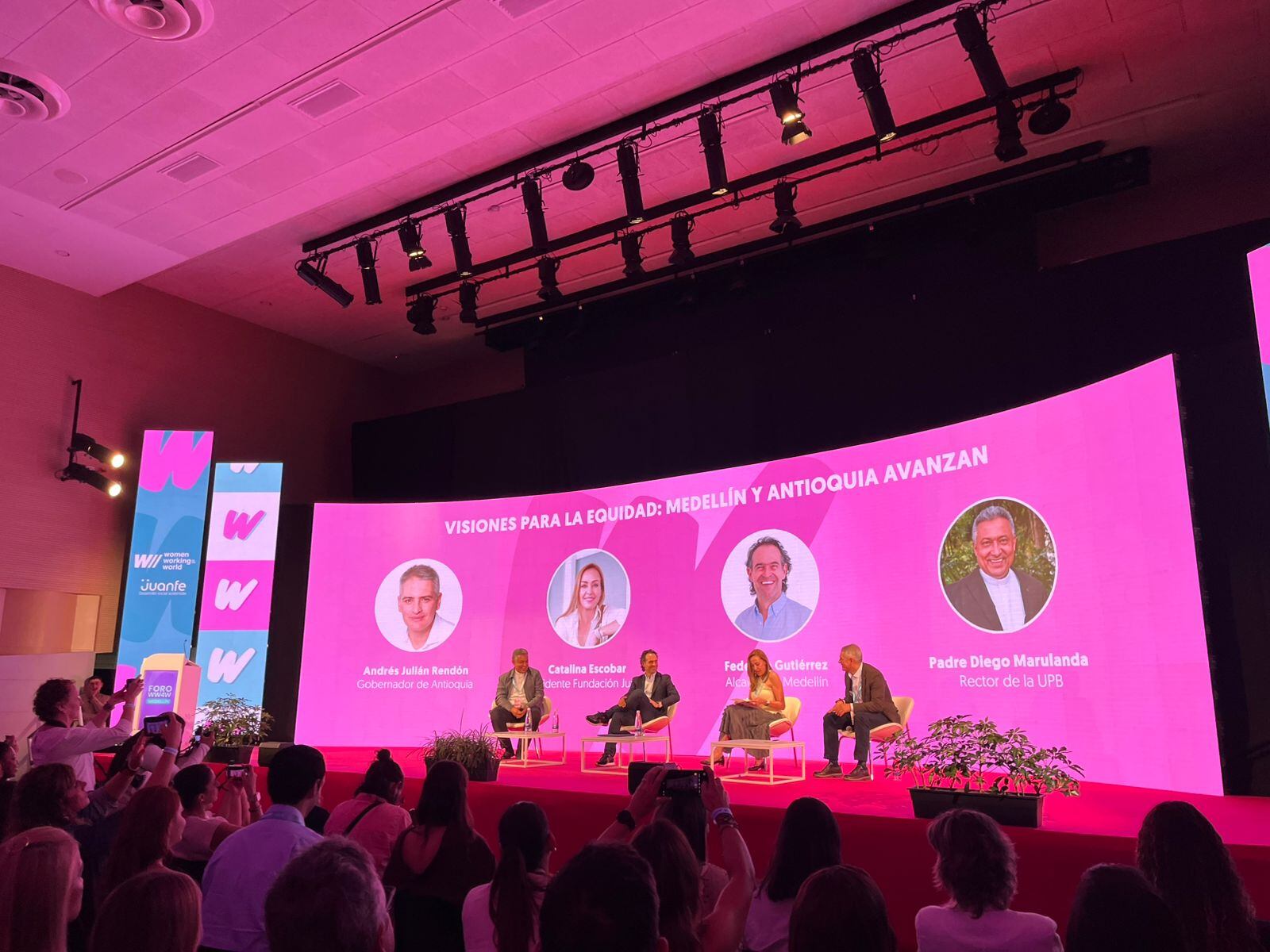 Women working for the world en Medellín.