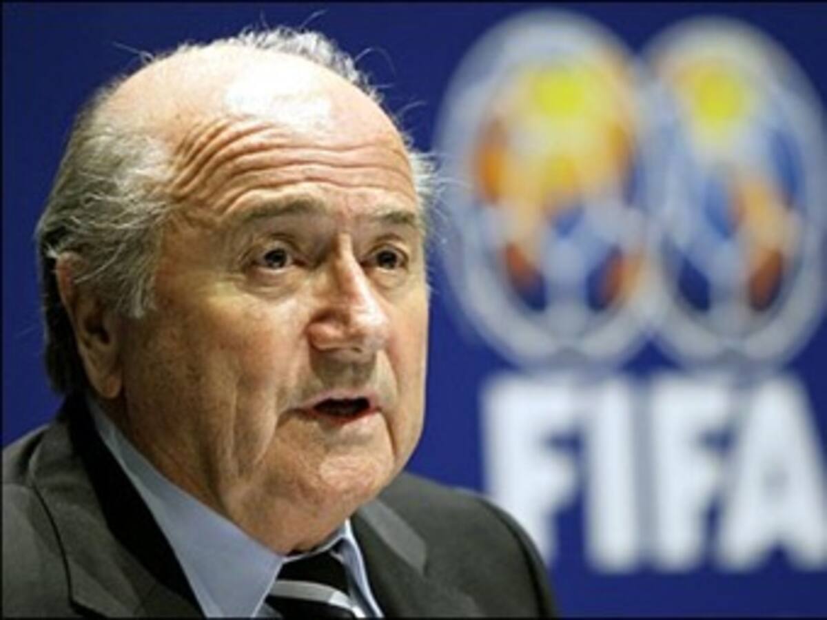 Blatter felicitó al príncipe Guillermo y le agradeció su dedicación al fútbol