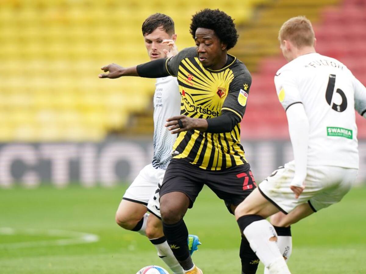 Carlos Sánchez se va del Watford FC tras conseguir el ascenso