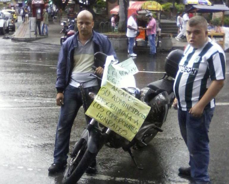 Jhon James Parra, comerciante encadenado de Caldas.