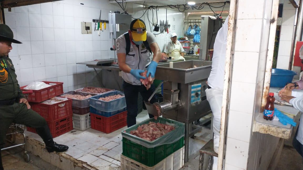 Se confiscaron 175 kilos de carne en la Comuna 7.