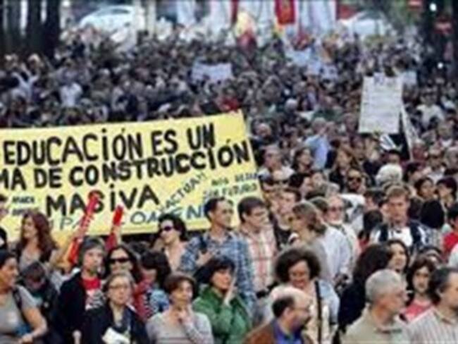 Miles de personas protestan en España contra la reforma de Educación
