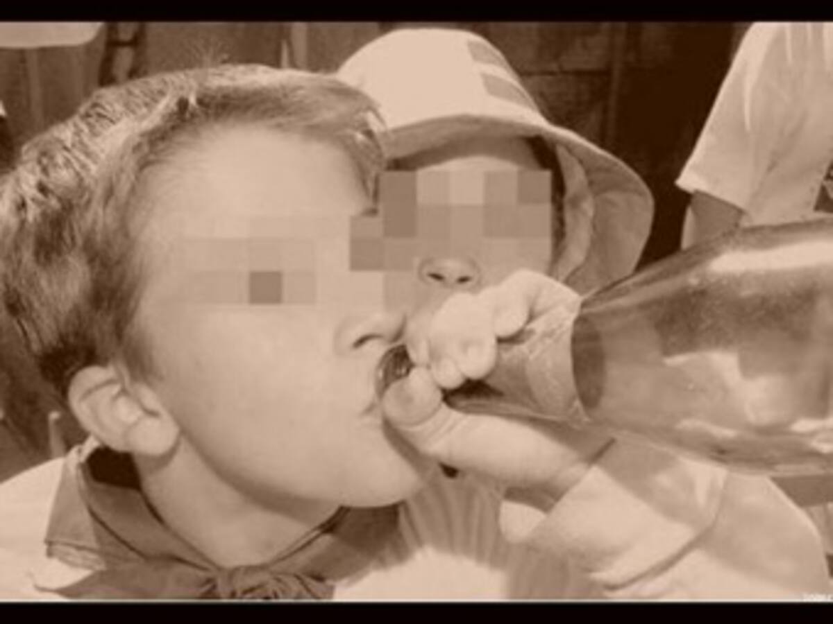Niño de 10 años fue sorprendido borracho y con droga en medio de toque de queda
