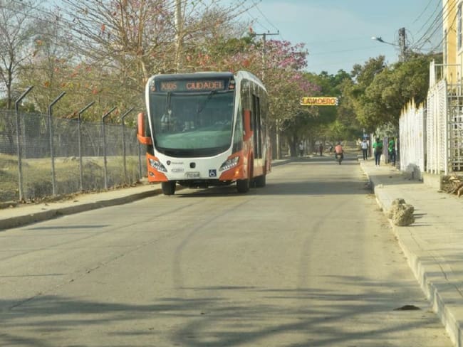 Se intervinieron 1,2 kilómetros de vía, mejorando la movilidad entre los barrios San Fernando, Ciudadela 2000 y Nelson Mandela.