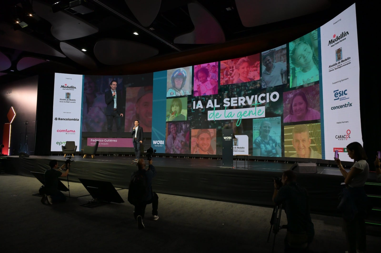 Wobi on AI & business transformation en Medellín. Foto: Alcaldía.