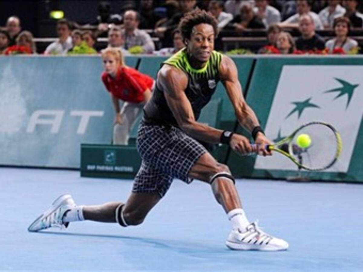 El francés Gaël Monfils elimina al suizo Federer del París-Bercy