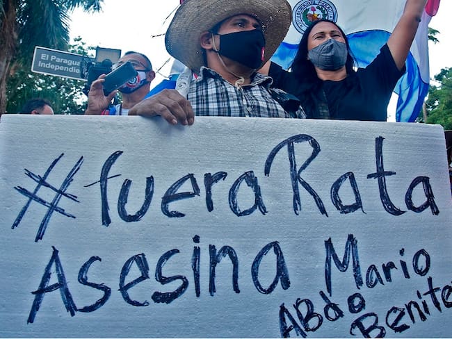 Los manifestantes paraguayos exigieron la renuncia del presidente Mario Abdo.