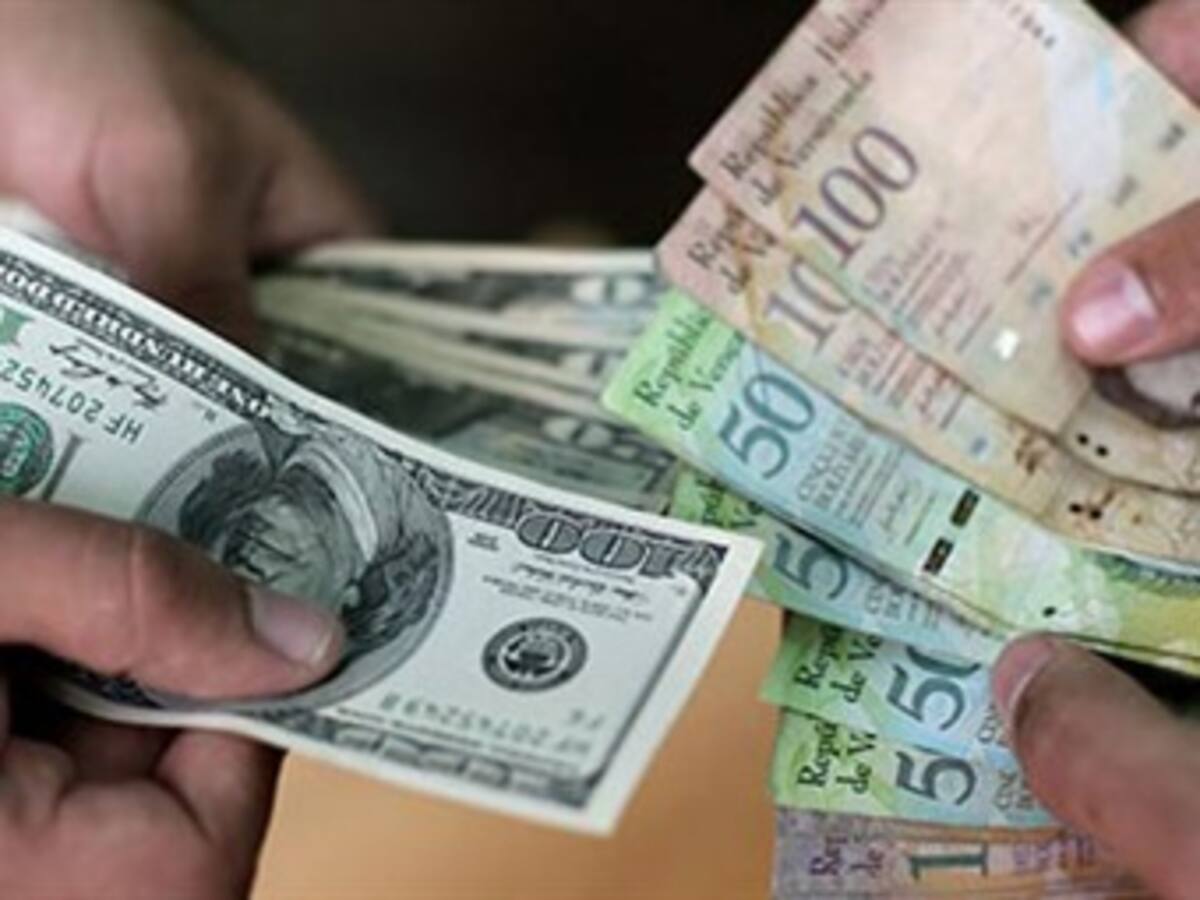Devaluación en Venezuela no podrá invadir de contrabando a Colombia: Minhacienda