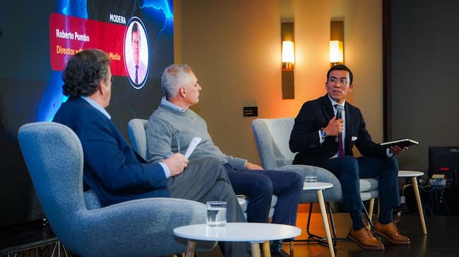 Panel Inseguridad, contrabando e ilegalidad: impactos sobre la economía formal y el recaudo público. | Foto: Caracol Radio