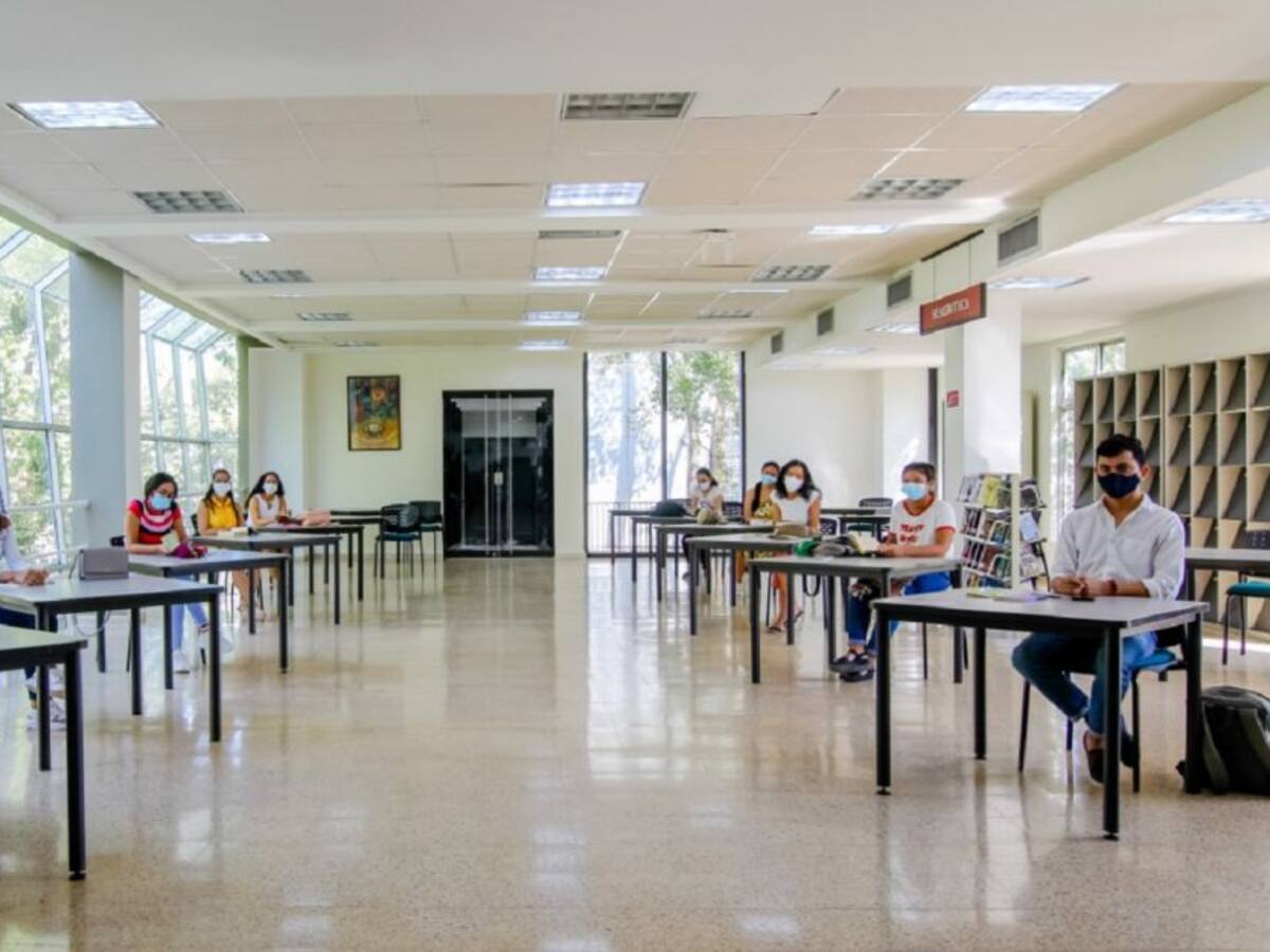 La UTB es pionera en el retorno gradual y seguro a la presencialidad