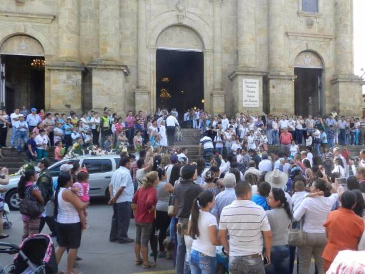 Socorranos despidieron a mujer que fue asesinada por robarle su bebé