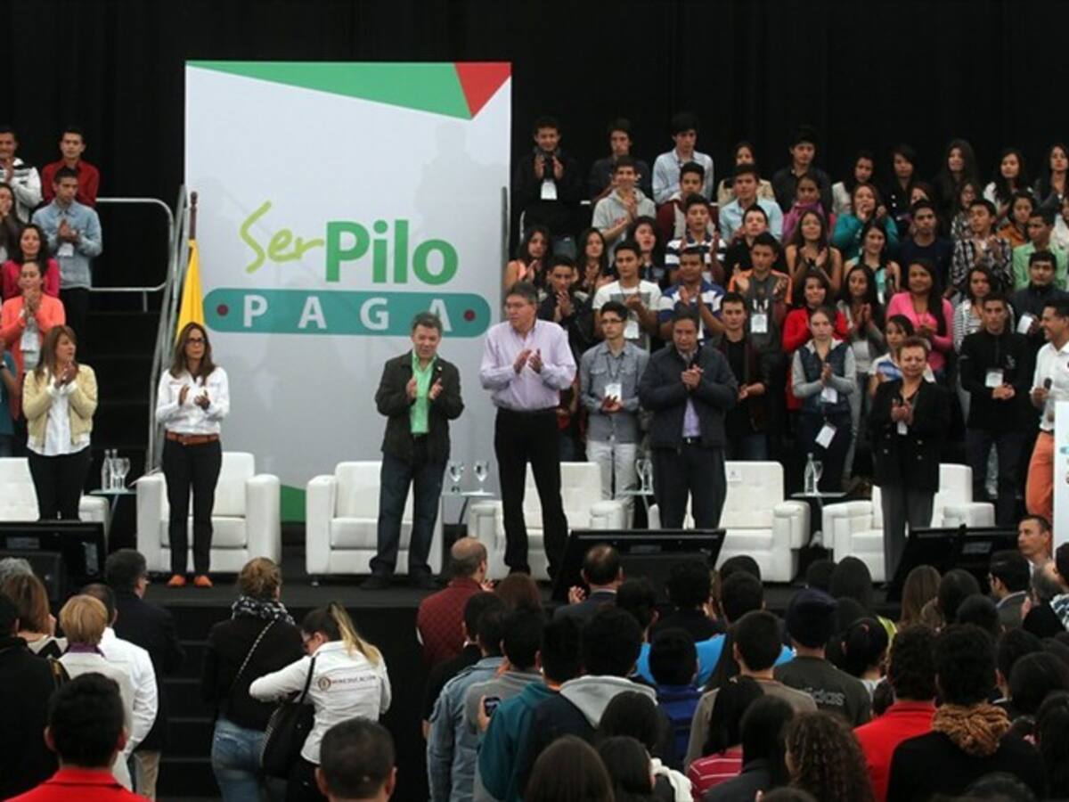 Beneficiarios de Ser Pilo Paga no llegan al programa por palanca: Santos