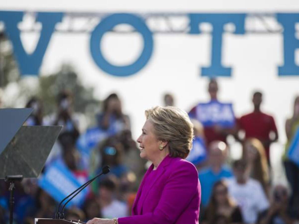 Mujeres esperan que Clinton reivindique su posición en el mundo