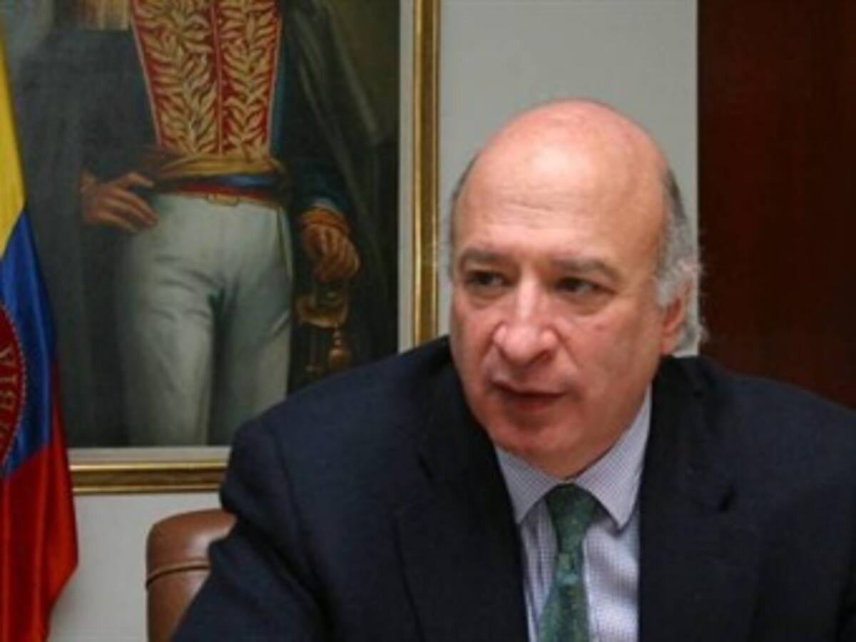 "Nunca presioné ni hice ofrecimientos a Yidis Medina": Sabas Pretelt de la Vega