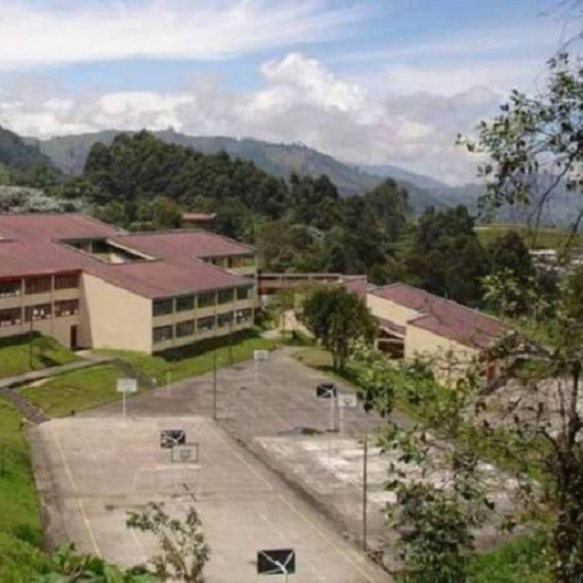 En el INEM de Manizales no se construirá la Línea 3 del Cable Aéreo