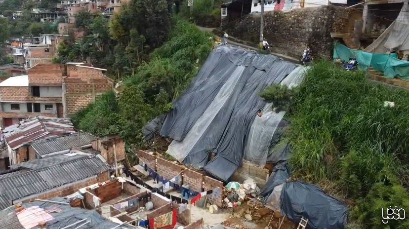 Derrumbe en Manrique lleva 46 días sin ser arreglado. Foto: Yeso Audiovisual.