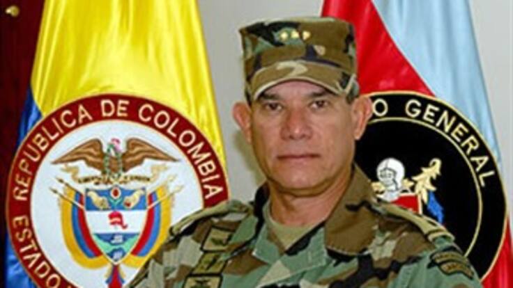 General Freddy Padilla de León pone a disposición del Presidente su cargo