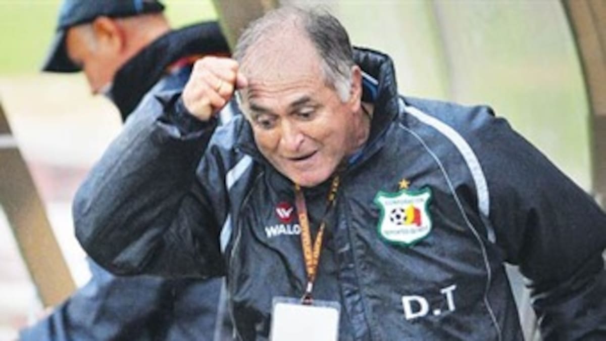 'Solo pienso en ganar y mantenerme entre los ocho', 'Pecoso' Castro, técnico del Quindío