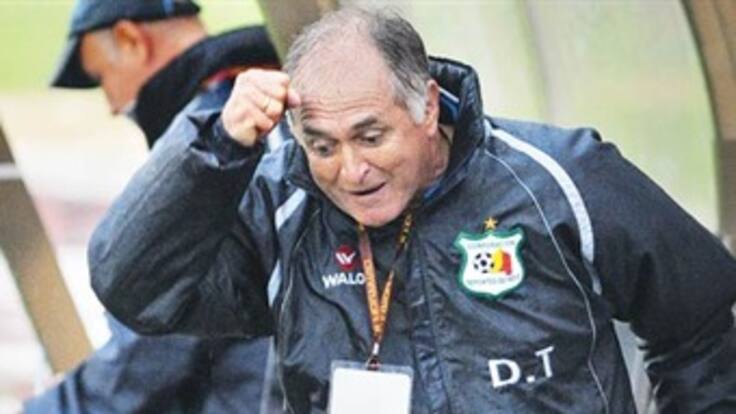 'Solo pienso en ganar y mantenerme entre los ocho', 'Pecoso' Castro, técnico del Quindío