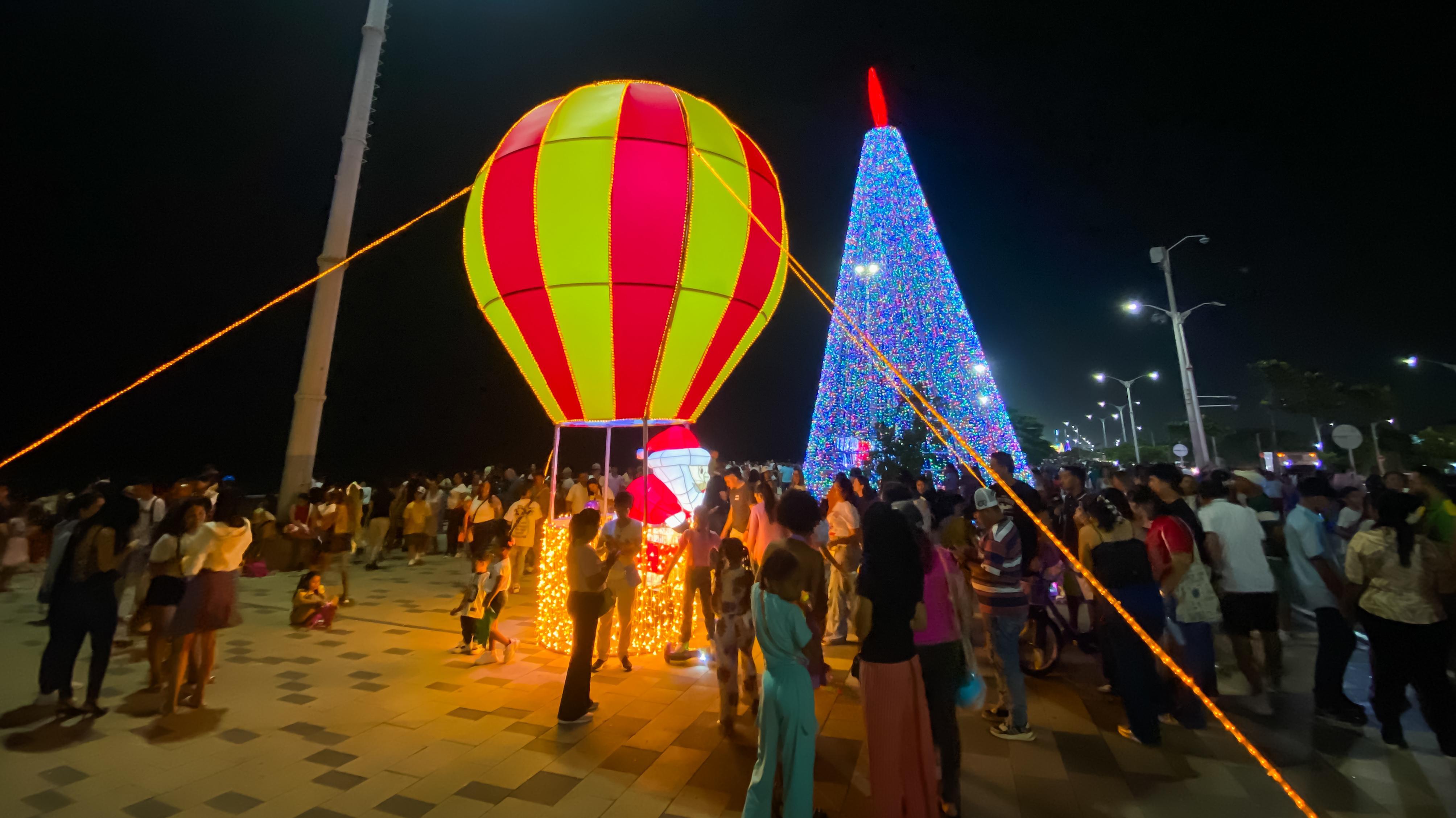 Alumbrados del Malecón del río. Foto cortesía: Alcaldía de barranquilla