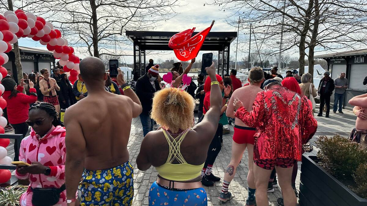 Comienzan las celebraciones de San Valentín en EE.UU. con carrera en ropa interior