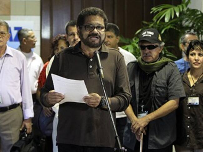 Estamos de acuerdo con la continuidad del proceso, pero no con reelección de Santos: Farc