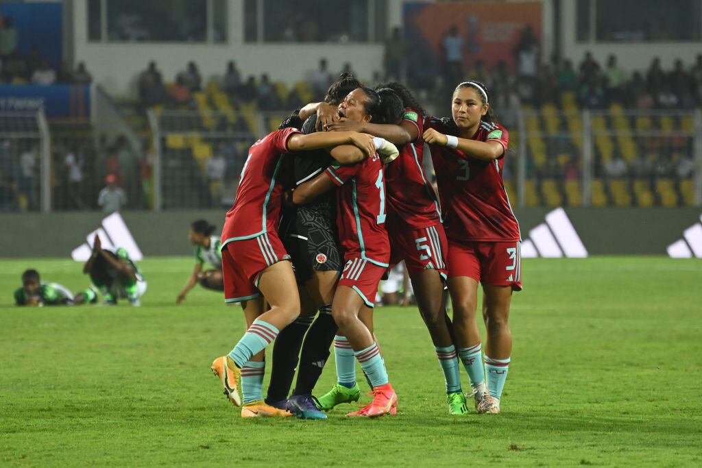 Selección Colombia festeja la clasificación a la final del Mundial (Photo by Masashi Hara  - FIFA/FIFA via Getty Images)