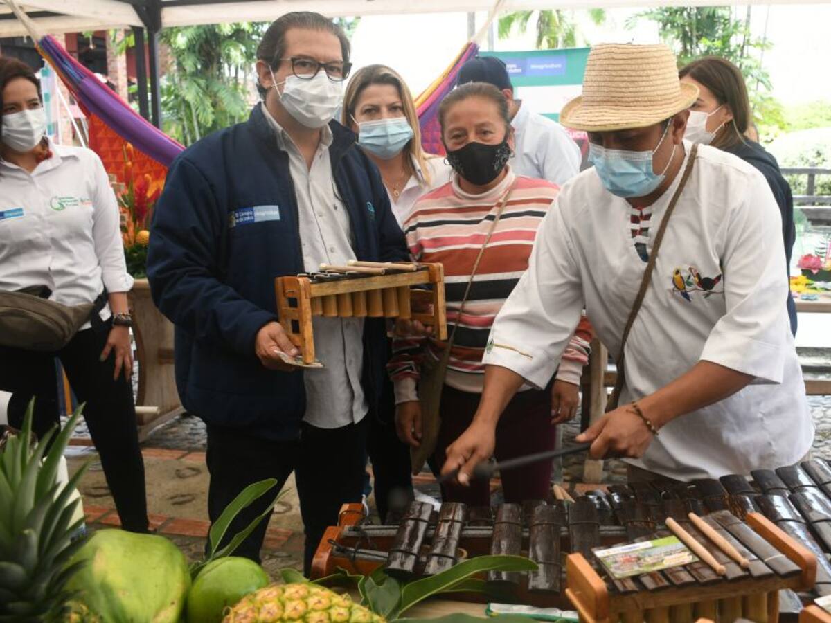 Conozca la palma de chontaduro que nos da alimento y artesanías