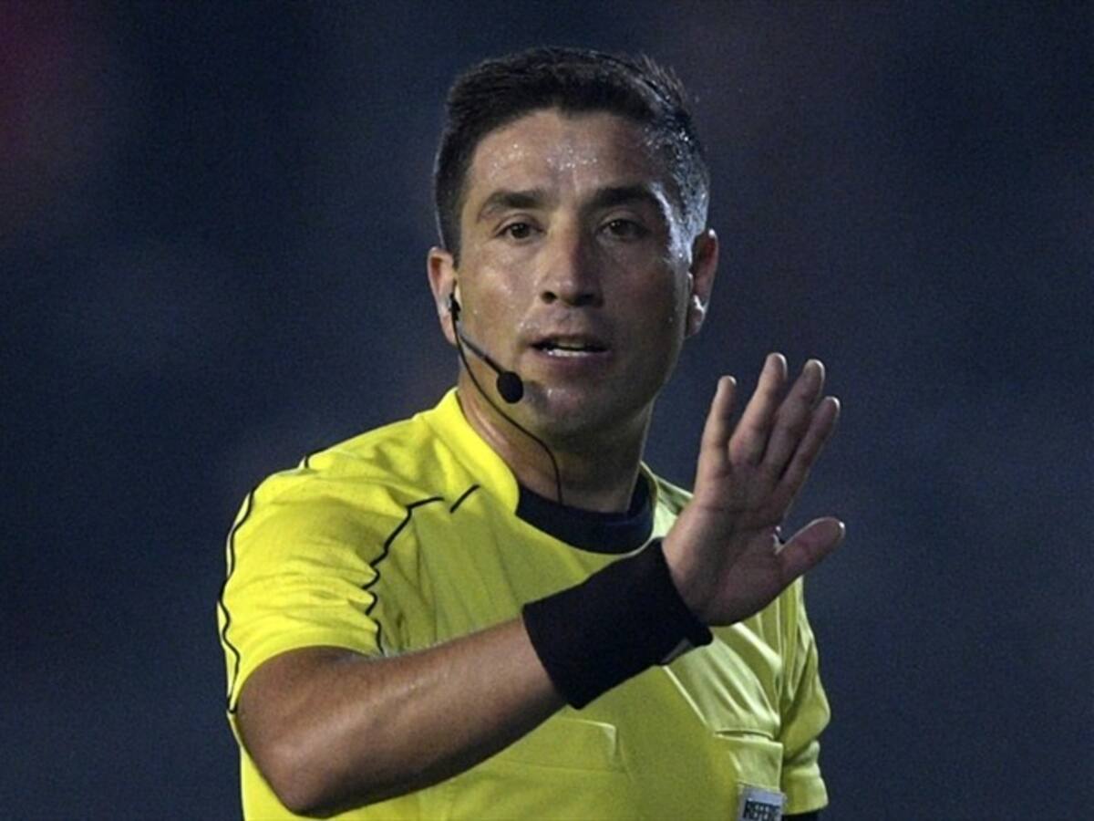 Árbitro chileno fue suspendido 18 semanas por error en penaltis