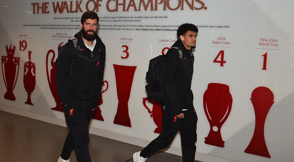 Allison y Luis Díaz con el Liverpool (Photo by John Powell/Liverpool FC via Getty Images)